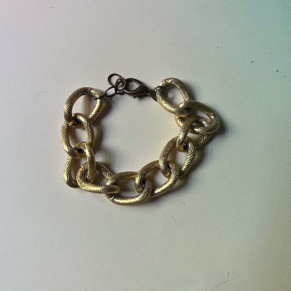 Chunky Chain Gold Tone Bracelet.